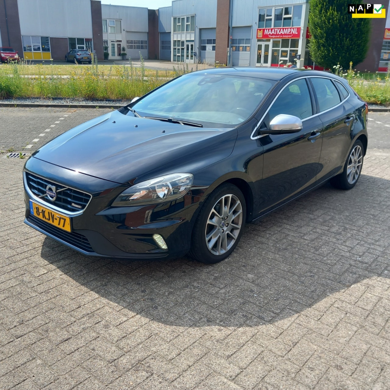 Volvo V40 - 1.6 T3 R-Design | NAVI | CAMERA | CLIMA | CRUISE - AutoWereld.nl