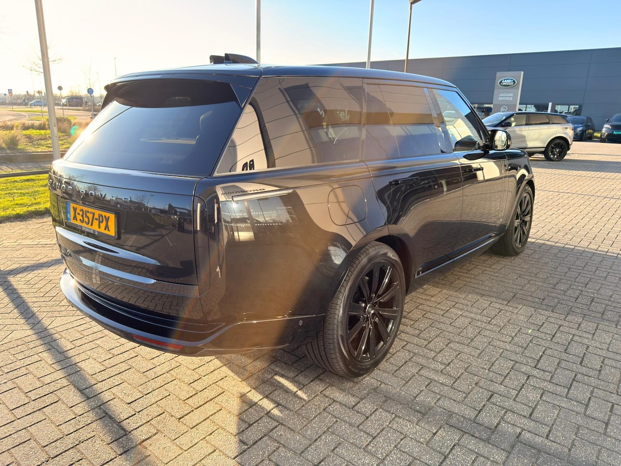Land Rover Range Rover - P550e Autobiography PHEV - AutoWereld.nl