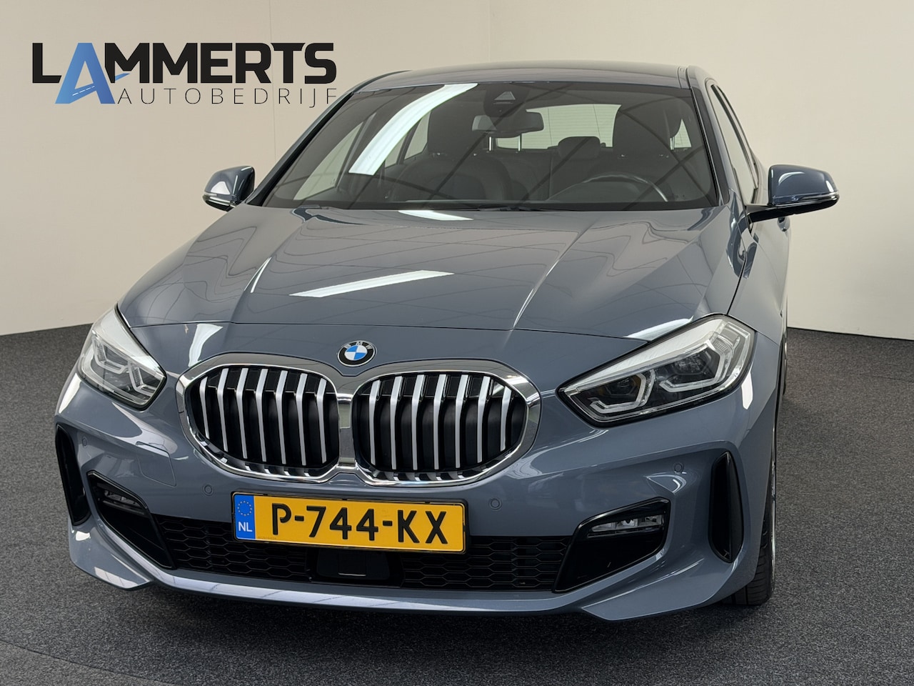 BMW 1-serie - 118i High Executive M-Sport Automaat Navi / Climate / Carplay / PDC / Live Cockpit Profess - AutoWereld.nl