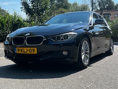 BMW 3-serie Touring - 316d High Executive Goed rijdende BMW trekhaak automatische klep APK TOT 07/27