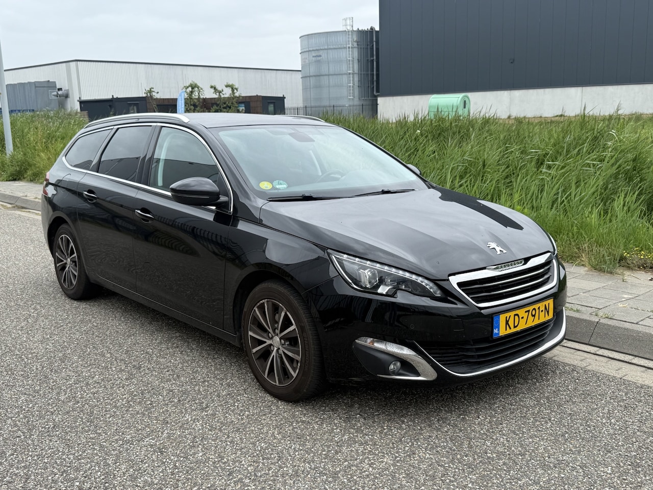 Peugeot 308 SW - 2.0 BlueHDI Blue Lease Premium Zo mee. Rijdt en schakelt perfect. - AutoWereld.nl