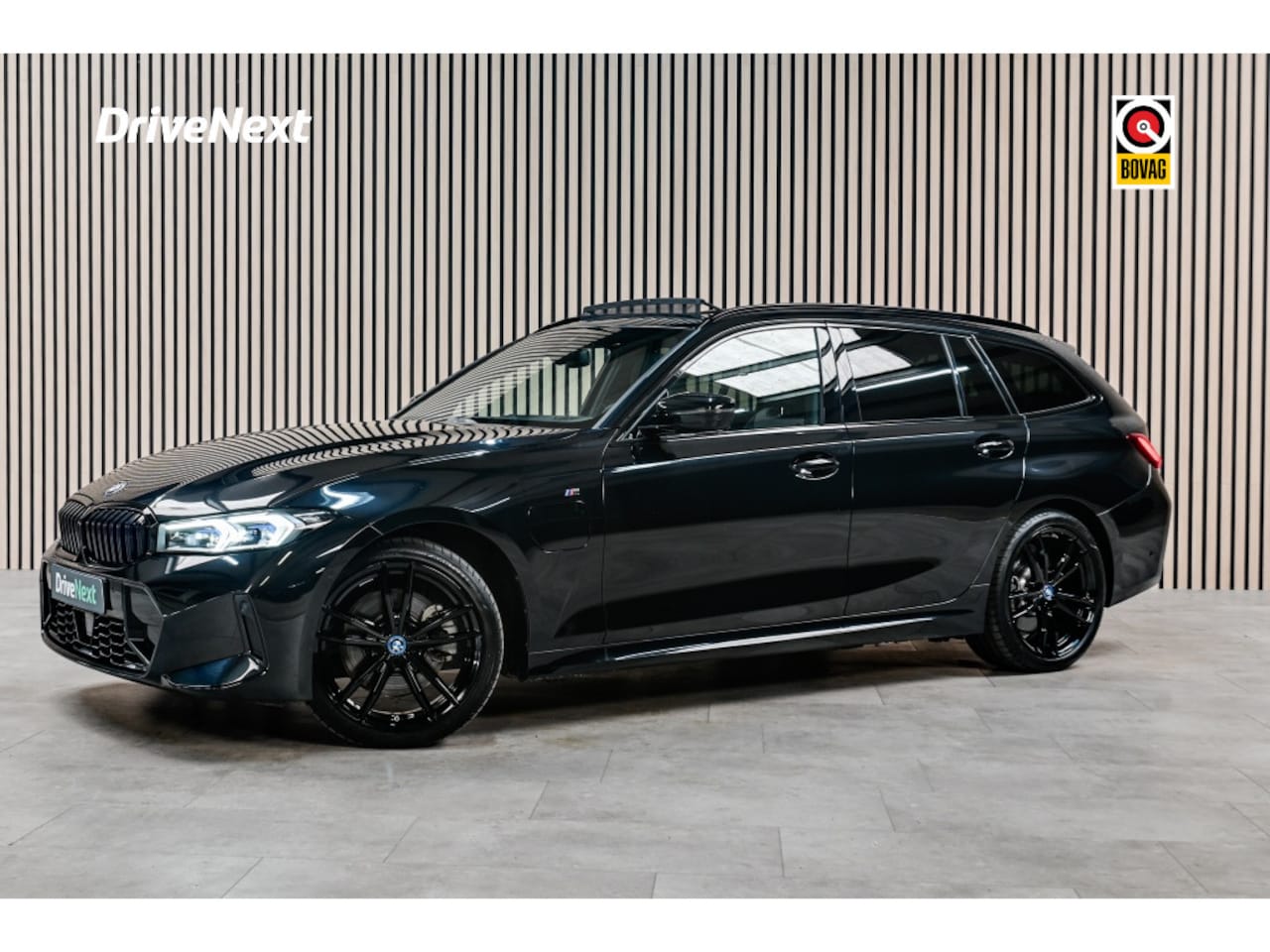 BMW 3-serie Touring - 320e | PANO | HUD | ACC | TREKHAAK | - AutoWereld.nl