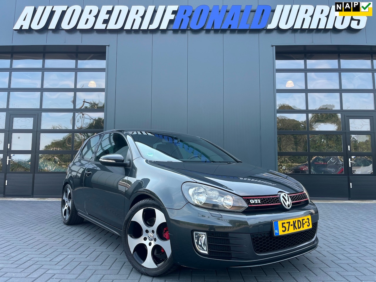 Volkswagen Golf - 2.0 GTI NL.Auto/2De Eigenaar/Climatronic/Navigatie/Weinig Km/Trekhaak - AutoWereld.nl