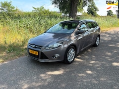 Ford Focus Wagon - 1.0 EcoBoost Titanium Airco Cruise Pdc Navi Trekhaak