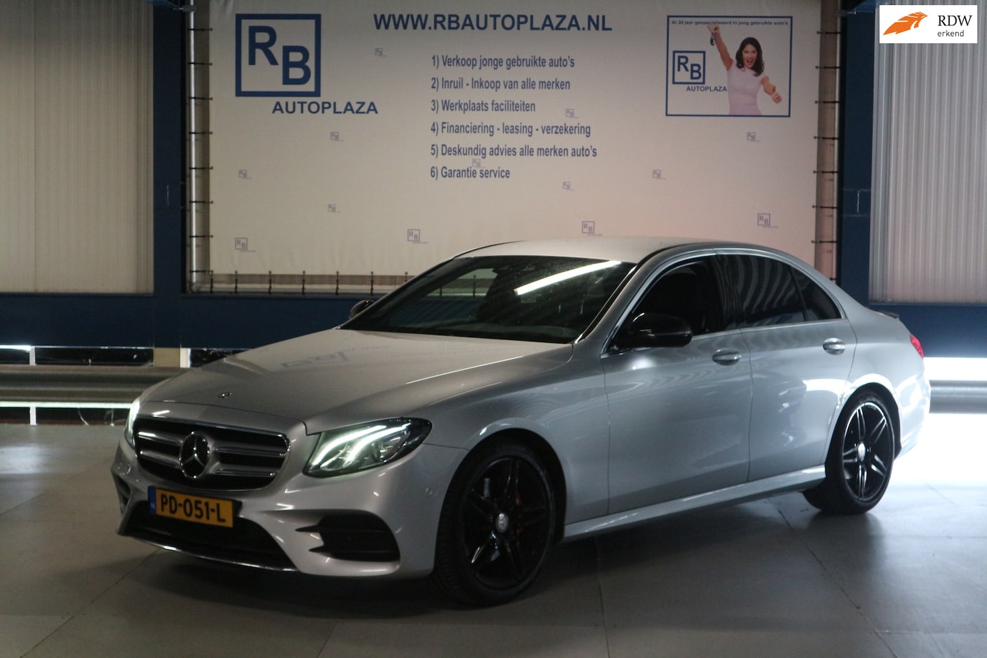Mercedes-Benz E-klasse - 200 Prestige Plus / AMG-PAKKET / WIDE SCREEN / TOP DEAL ! ! ! - AutoWereld.nl