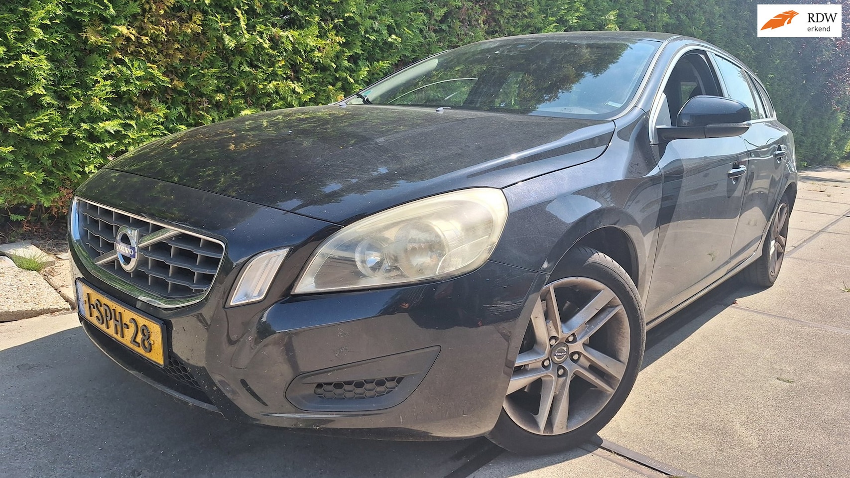 Volvo V60 - 2.0 D3 R-Design 2.0 D3 R-Design - AutoWereld.nl