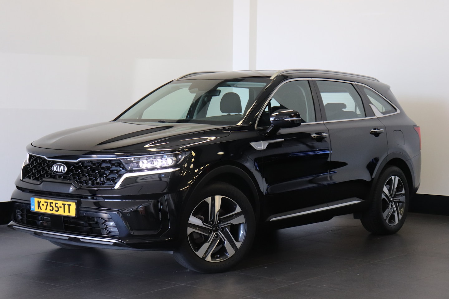 Kia Sorento - 1.6 T-GDI Plug-in Hybrid 4WD DynamicLine 7p. | Trekhaak | Camera | ACC | €35.900,- incl. B - AutoWereld.nl