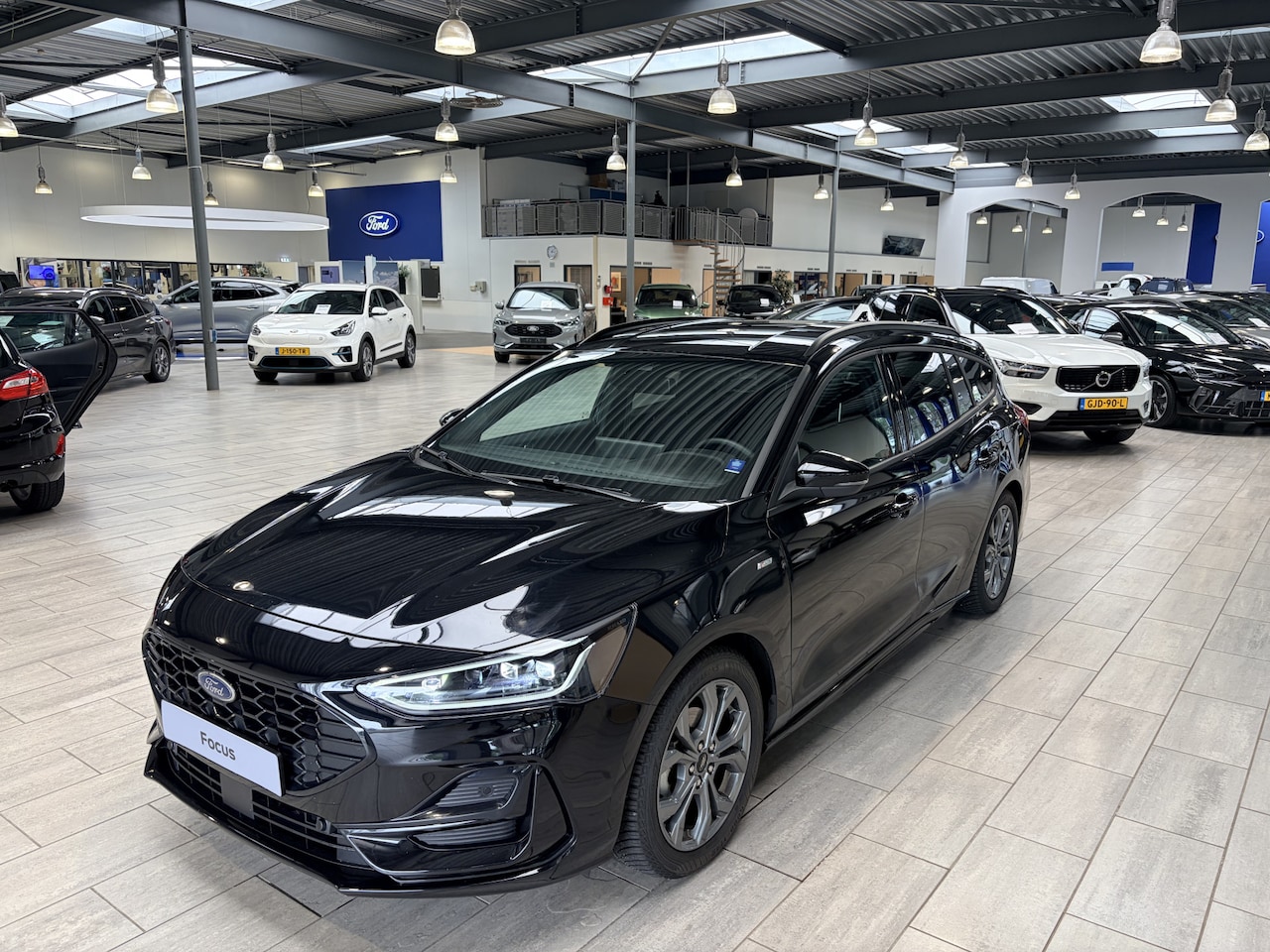 Ford Focus Wagon - EcoBoost Hybrid 155 pk ST-Line | Winterpack | Cruise control | Camera | Clima | SYNC 4 | A - AutoWereld.nl