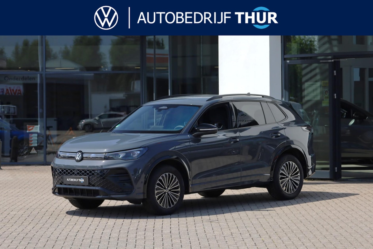 Volkswagen Tiguan - 1.5 eHybrid OPF 110kW DSG R-Line 204PK / 150kW DSG, 60 maanden / 100.000km garantie, black - AutoWereld.nl