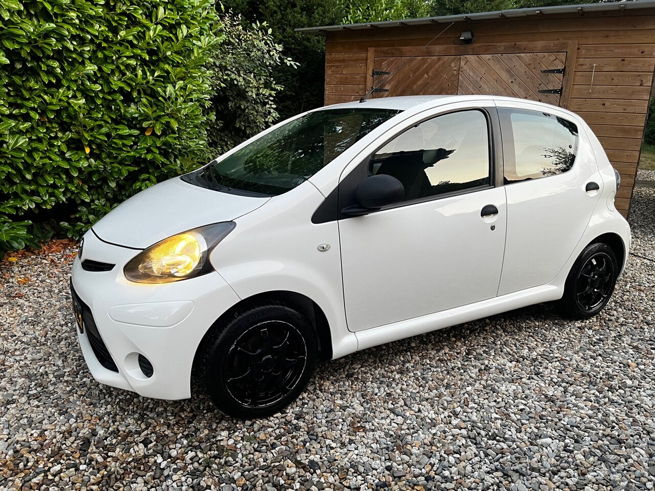 Toyota Aygo - RIJKAAR/APK/HISTORY/BEURT/NAP/AIRCO/5drs//DIREKT MEE - AutoWereld.nl