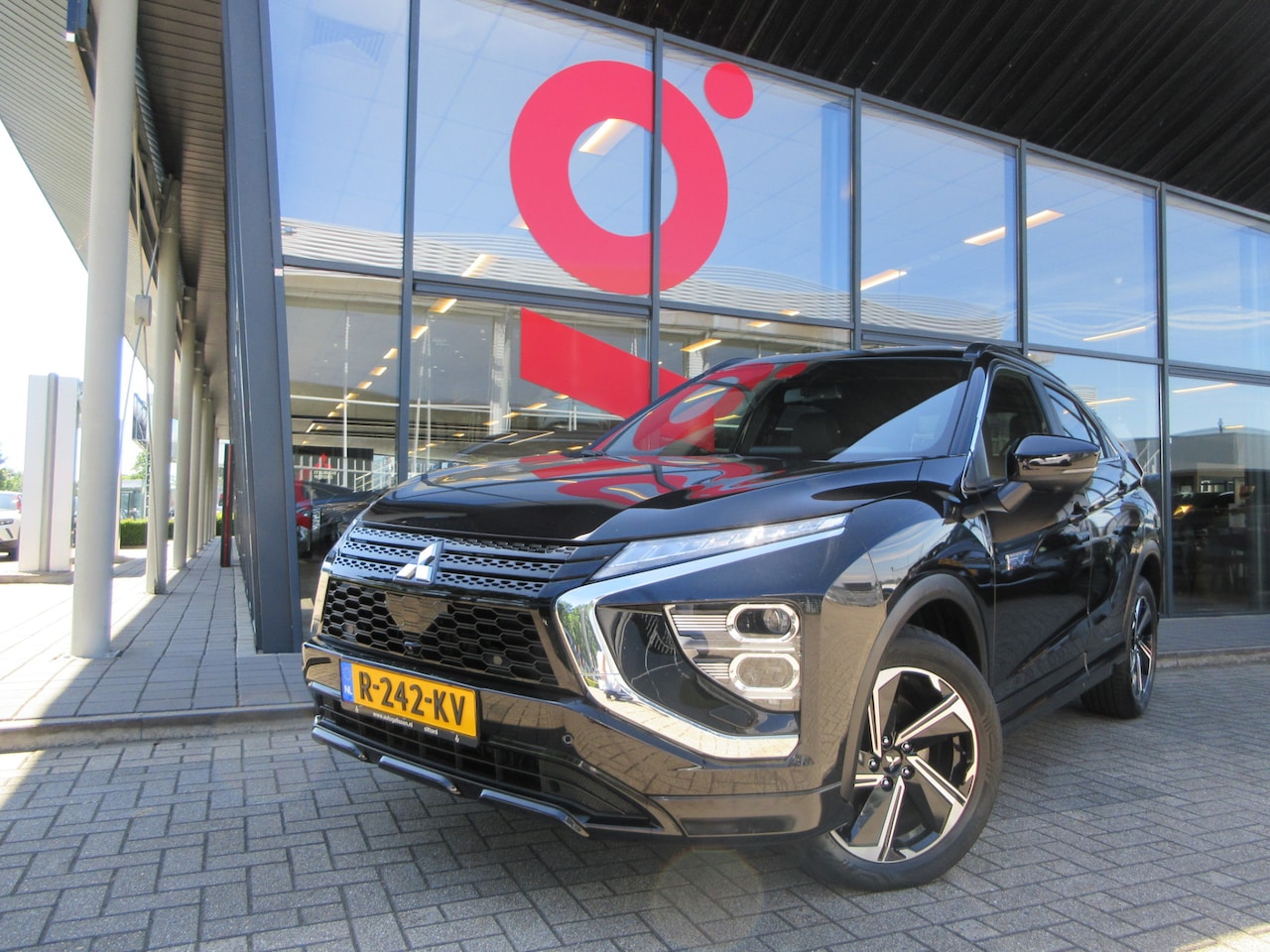 Mitsubishi Eclipse Cross - 2.4 PHEV Executive 4WD AUTOMAAT 188 PK - AutoWereld.nl
