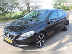 Volvo V40 - 1.6 D2 // LMV / KLIMA / NAVI //