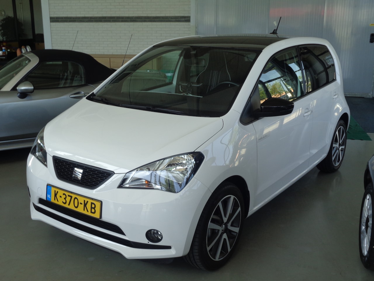 SEAT Mii Electric - electric Plus 83pk Clima Cruise LMV Stoelverwarming NL auto Apple/Android - AutoWereld.nl