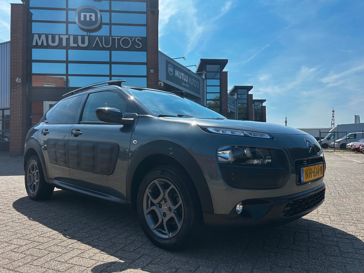 Citroën C4 Cactus - 1.2 PureTech Shine Automaat NAP CAMERA NAVI - AutoWereld.nl
