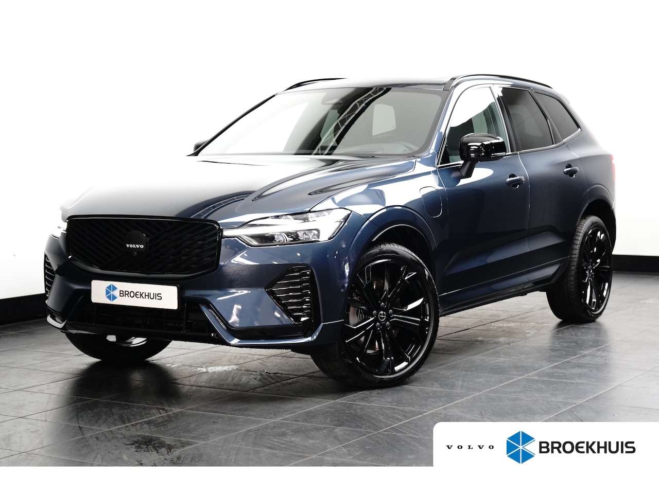 Volvo XC60 - 2.0 T6 Plug-in hybrid AWD Plus Black Edition | Trekhaak | 360 Camera | Panoramadak | Getin - AutoWereld.nl