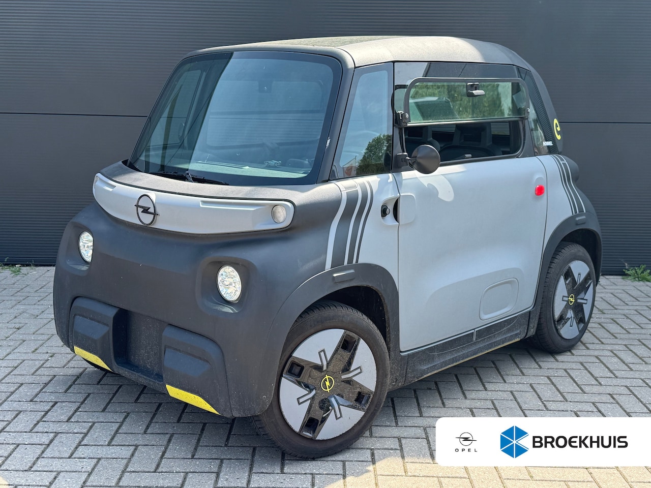 Opel Rocks-e - Brommobiel Base | LED achterlichten | LED koplampen | Panoramadak - AutoWereld.nl