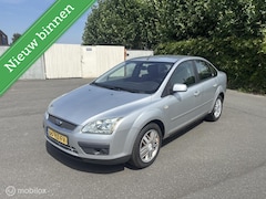 Ford Focus - 1.6-16V Ghia sedan automaat 2005