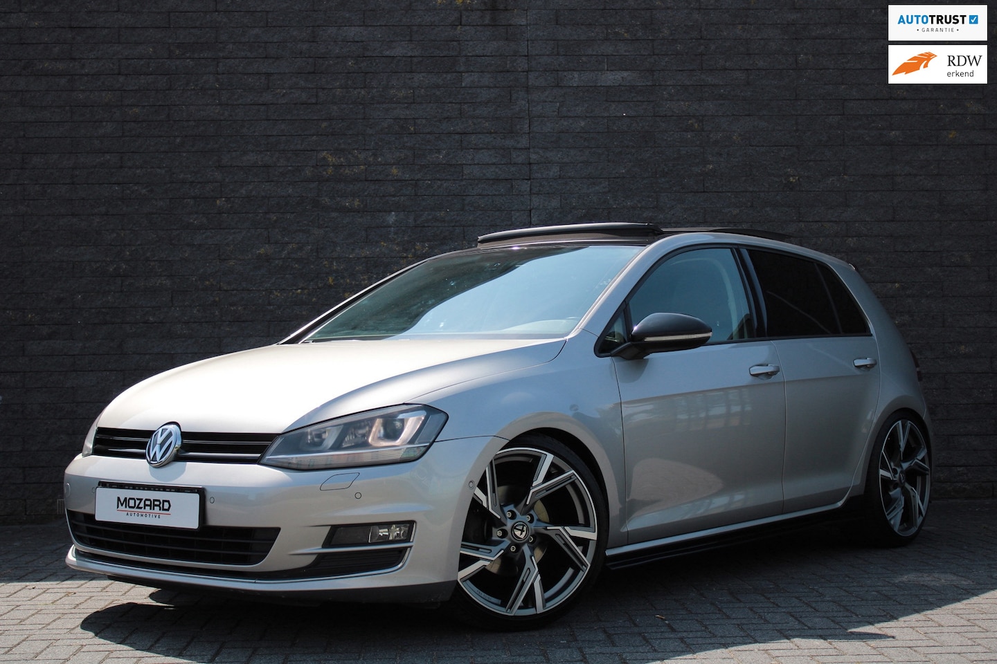 Volkswagen Golf - 1.4 TSI Highline GTI LOOK/PANO/CRUISE... - AutoWereld.nl