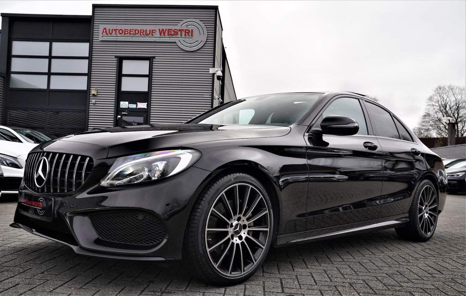Mercedes-Benz C-klasse - 180 Sport Edition Premium Plus | Dubbele Panorama | AMG Pakket | Stoelverwarming | Xenon / - AutoWereld.nl
