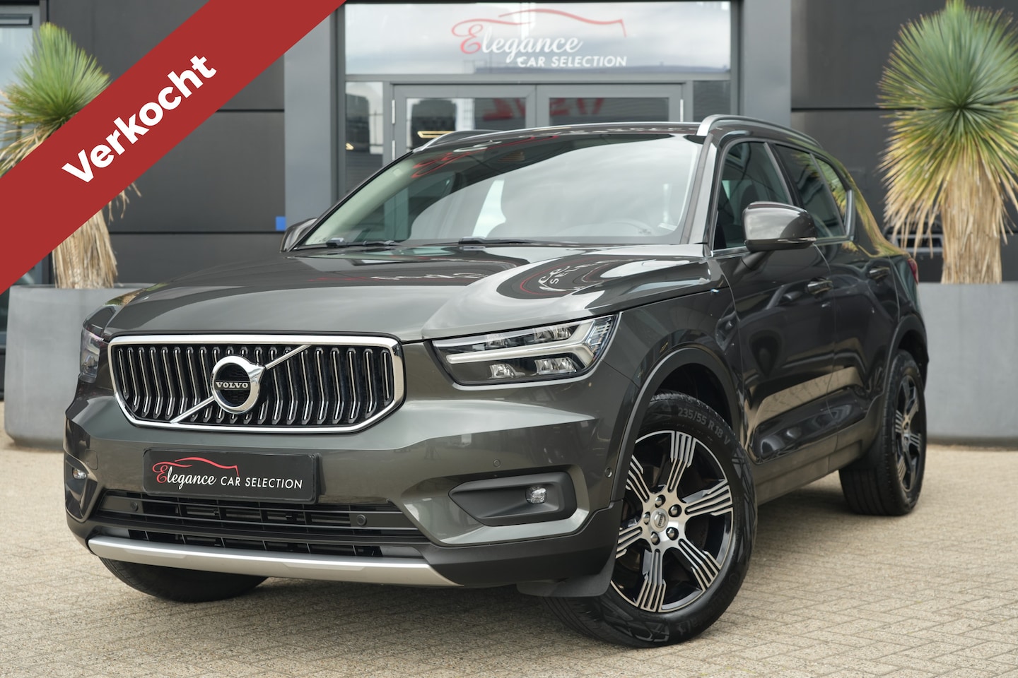 Volvo XC40 - 1.5 T3 Inscription 157pk Navigatie/Trekhaak/Camera - AutoWereld.nl