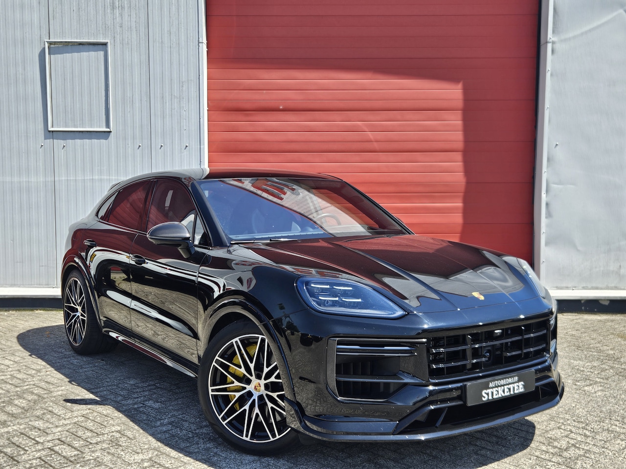 Porsche Cayenne Coupé - 4.0 Turbo E-Hybrid | Keramisch | Carbon Pakket | Sport Chrono | Achterasbest. Rijklaar inc - AutoWereld.nl