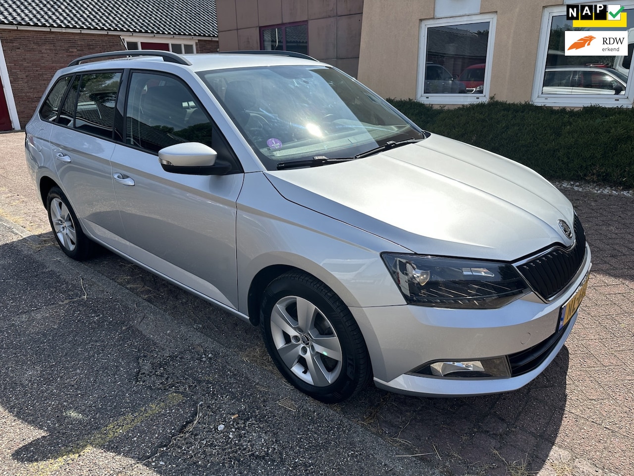 Skoda Fabia Combi - 1.2 TSI Ambition Business NAVI/PDC/LED/NAP - AutoWereld.nl