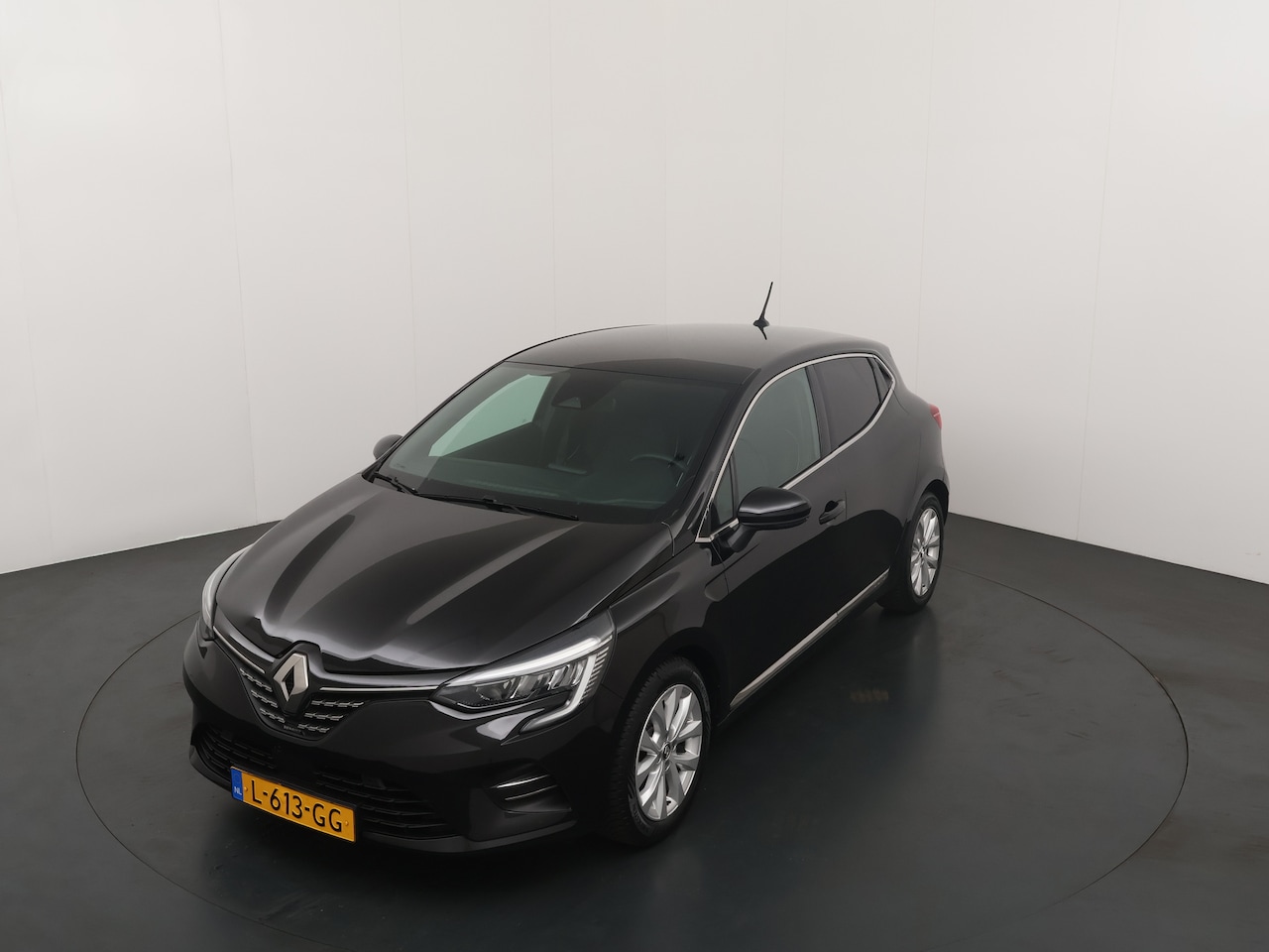 Renault Clio - 90pk TCe Intens | half leder | Camera | Navigatie | All season banden | ISOFIX | LED | - AutoWereld.nl