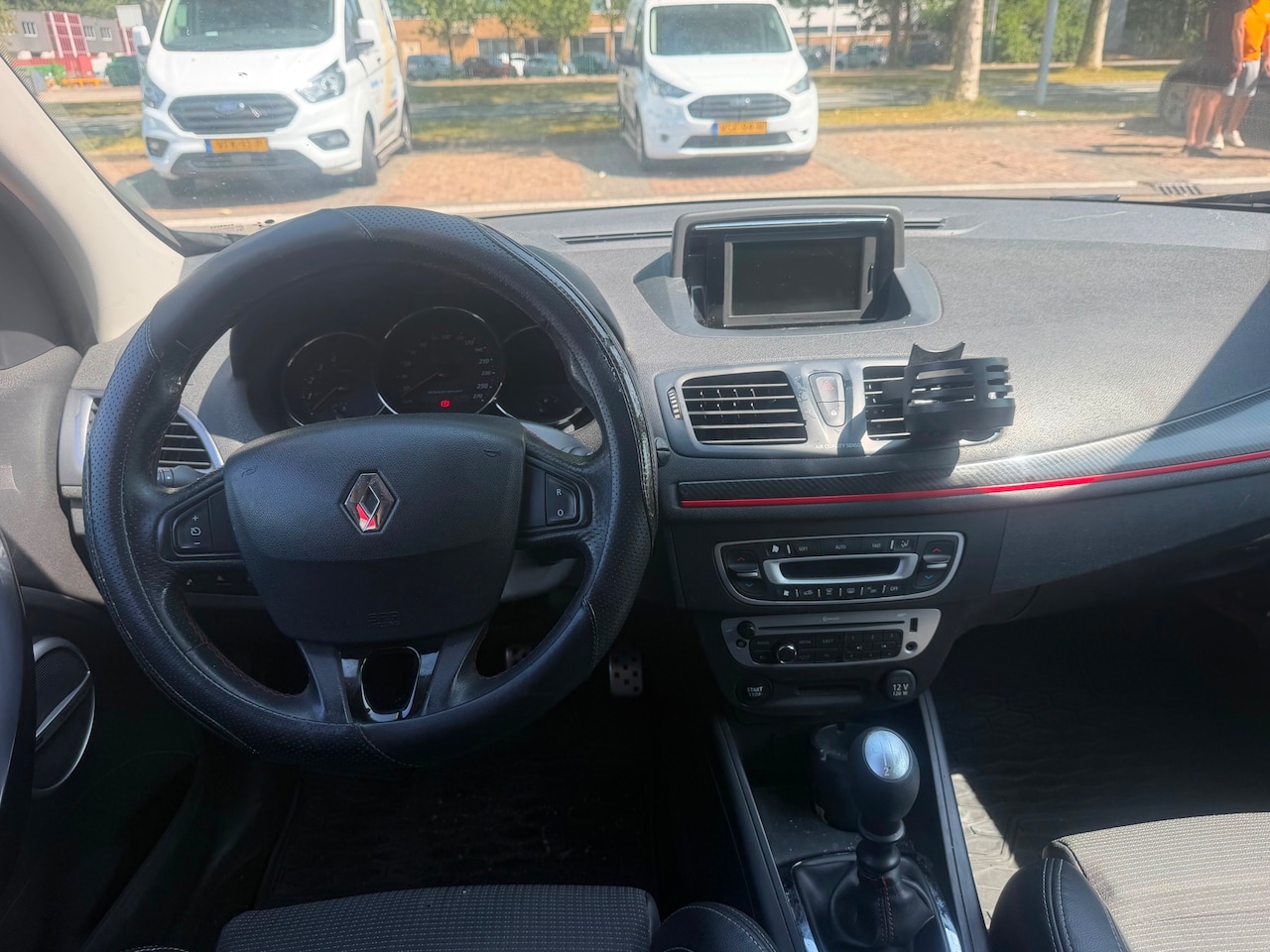 Renault Mégane Estate - 1.5 dCi GT-Line bj 2013 panora camera - AutoWereld.nl