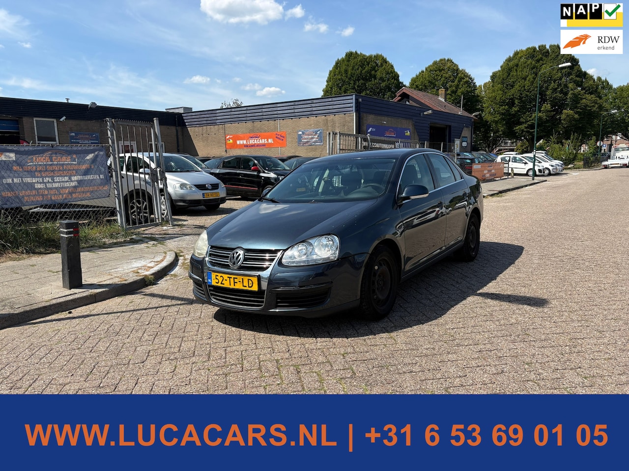 Volkswagen Jetta - 1.6 FSI Comfortline Airco Navi - AutoWereld.nl