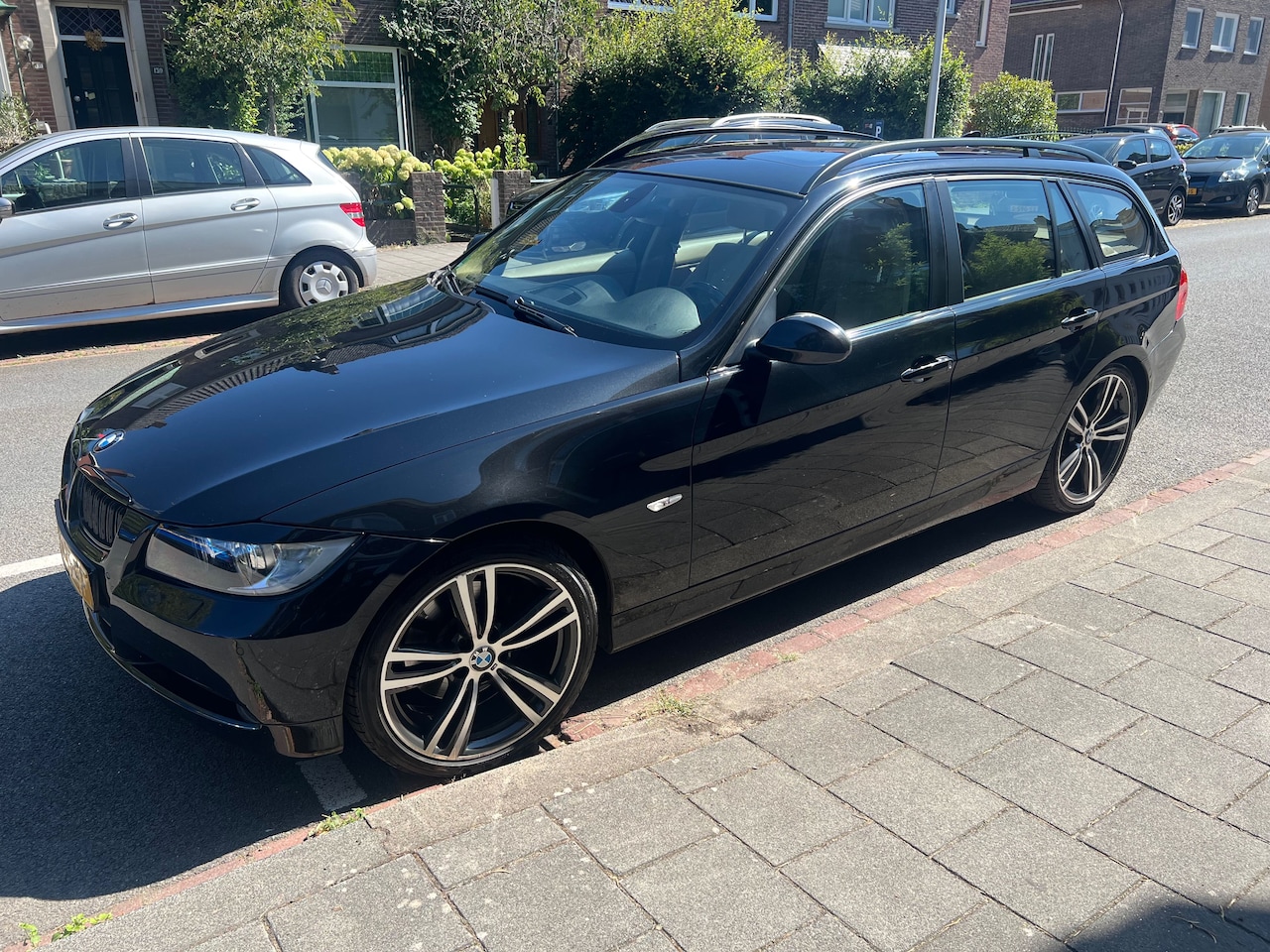 BMW 3-serie Touring - 325xi High Executive 3.0 6-cyl xDrive 4x4 Pano Leer CarPlay Shadow Xenon, mooie staat - AutoWereld.nl