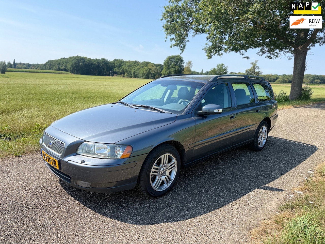 Volvo V70 - 2.4 Edition II CRUISE CONTROL / AIRCO / TREKHAAK / VOLLEDIGONDERHOUDEN - AutoWereld.nl