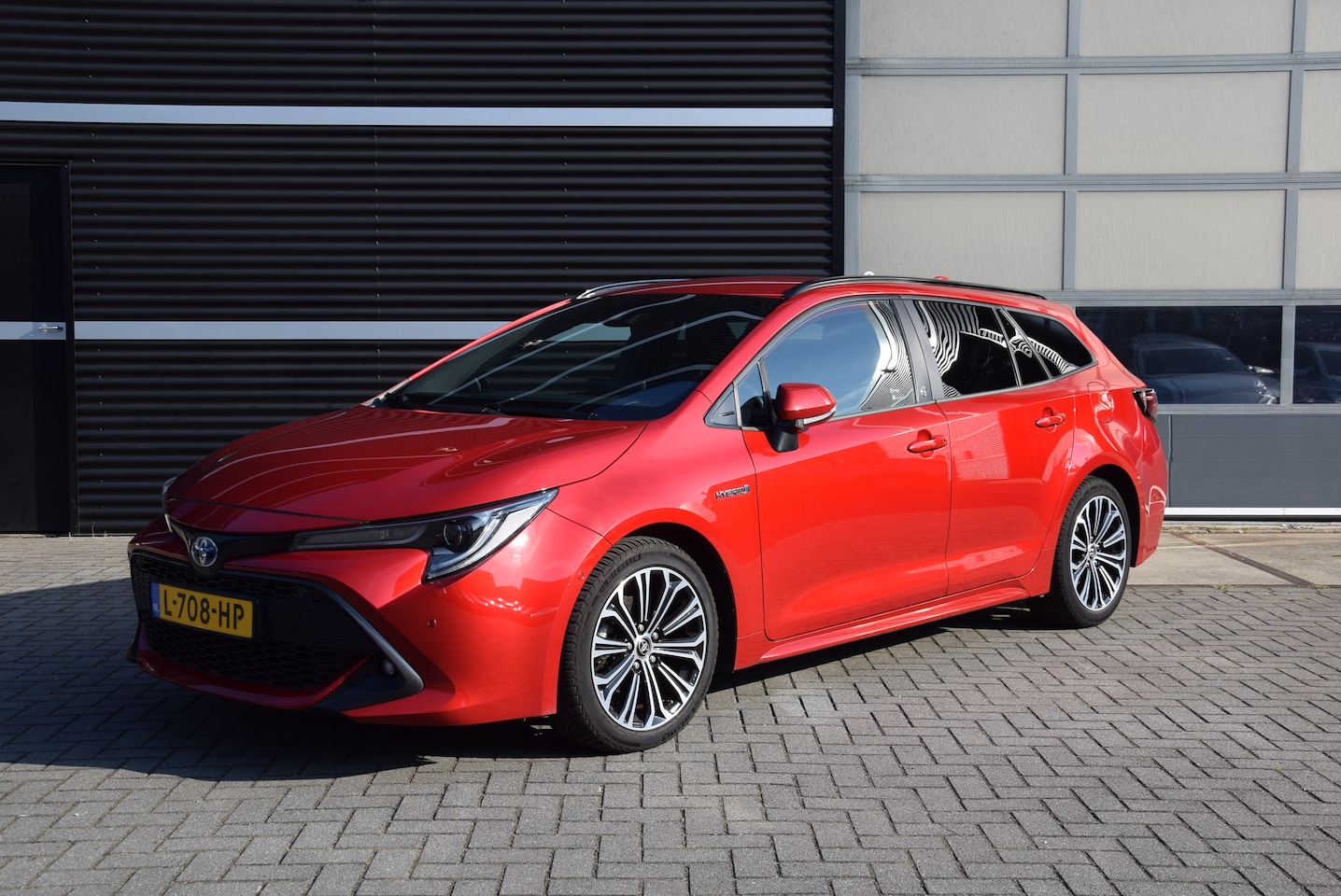 Toyota Corolla Touring Sports - 1.8 Hybrid TeamNL Executive zeer luxe! ACC Carplay Camera Stoelverwarming - AutoWereld.nl