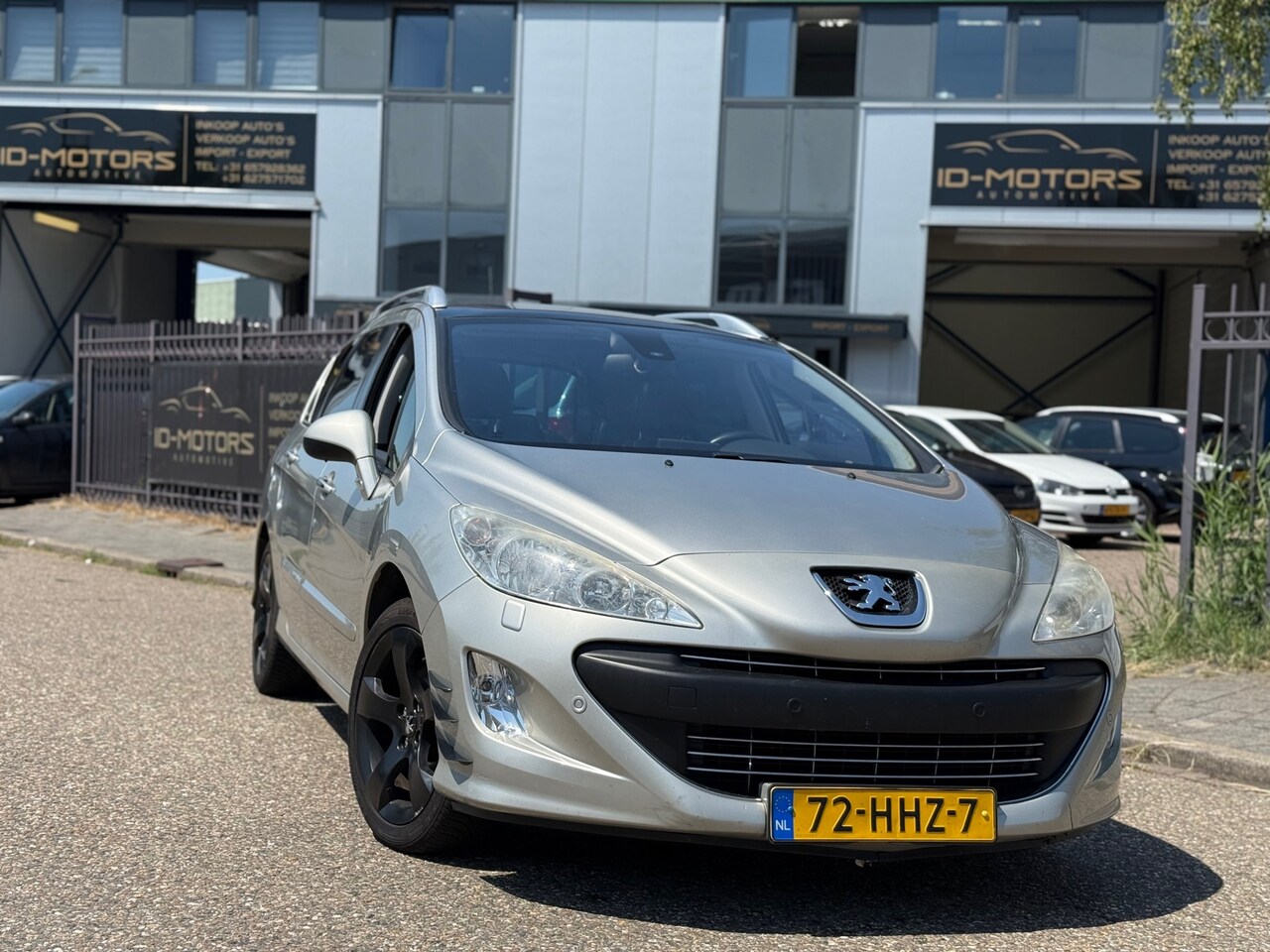 Peugeot 308 SW - 1.6 THP Féline Luxe uitvoering navi pano trekhaak - AutoWereld.nl