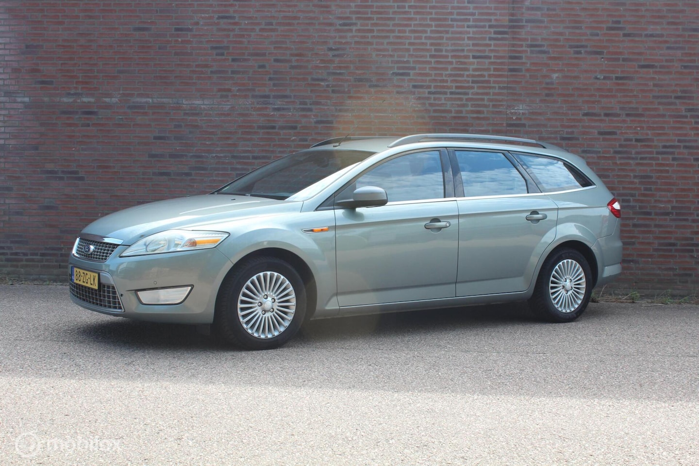 Ford Mondeo Wagon - 2.0-16V Ghia |Koopje |Blikschade - AutoWereld.nl