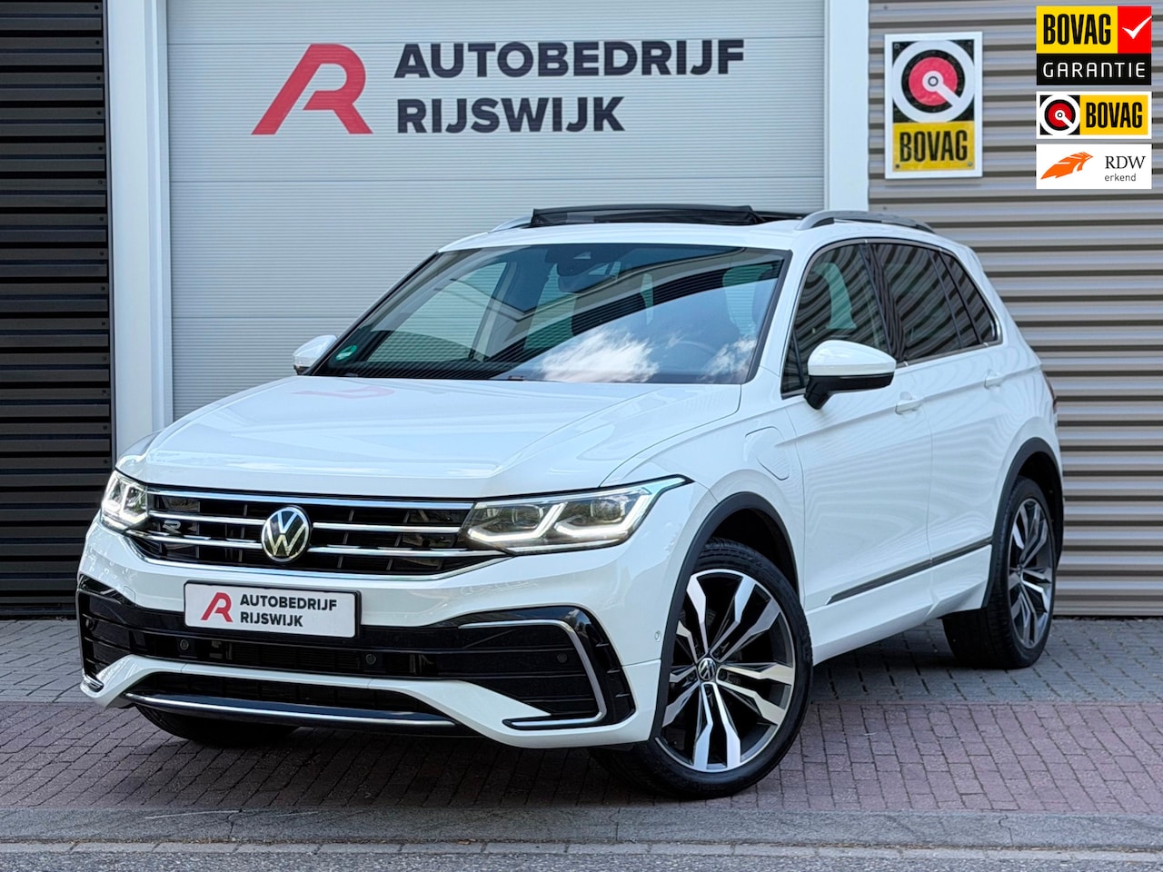 Volkswagen Tiguan - 1.4 TSI eHybrid R-Line Pano/Keyless/Camera - AutoWereld.nl