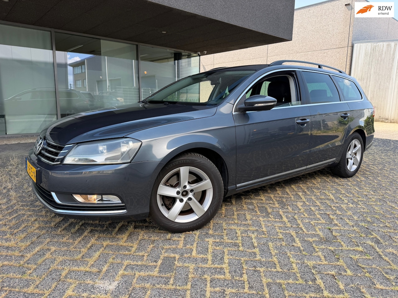 Volkswagen Passat Variant - 1.8 TSI Highline. Climat. BJ 5-2011. APK 3-2027 - AutoWereld.nl