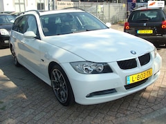 BMW 3-serie Touring - 318i exe pano elek pak nap apk