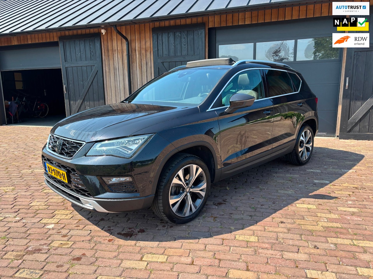 SEAT Ateca - 1.4 EcoTSI Xcellence 1.4 EcoTSI XCELLENCE,NL AUTO,PANORAMADAK,CAMERA ,NAVIGATIE. - AutoWereld.nl