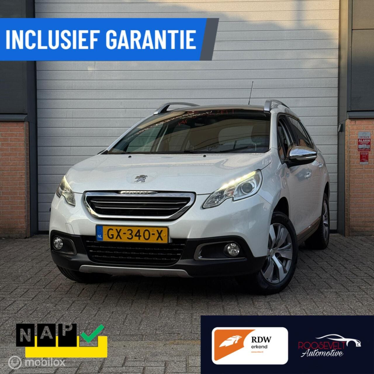 Peugeot 2008 - 1.2 PureTech Allure / PANO / GARANTIE / BOMVOL - AutoWereld.nl
