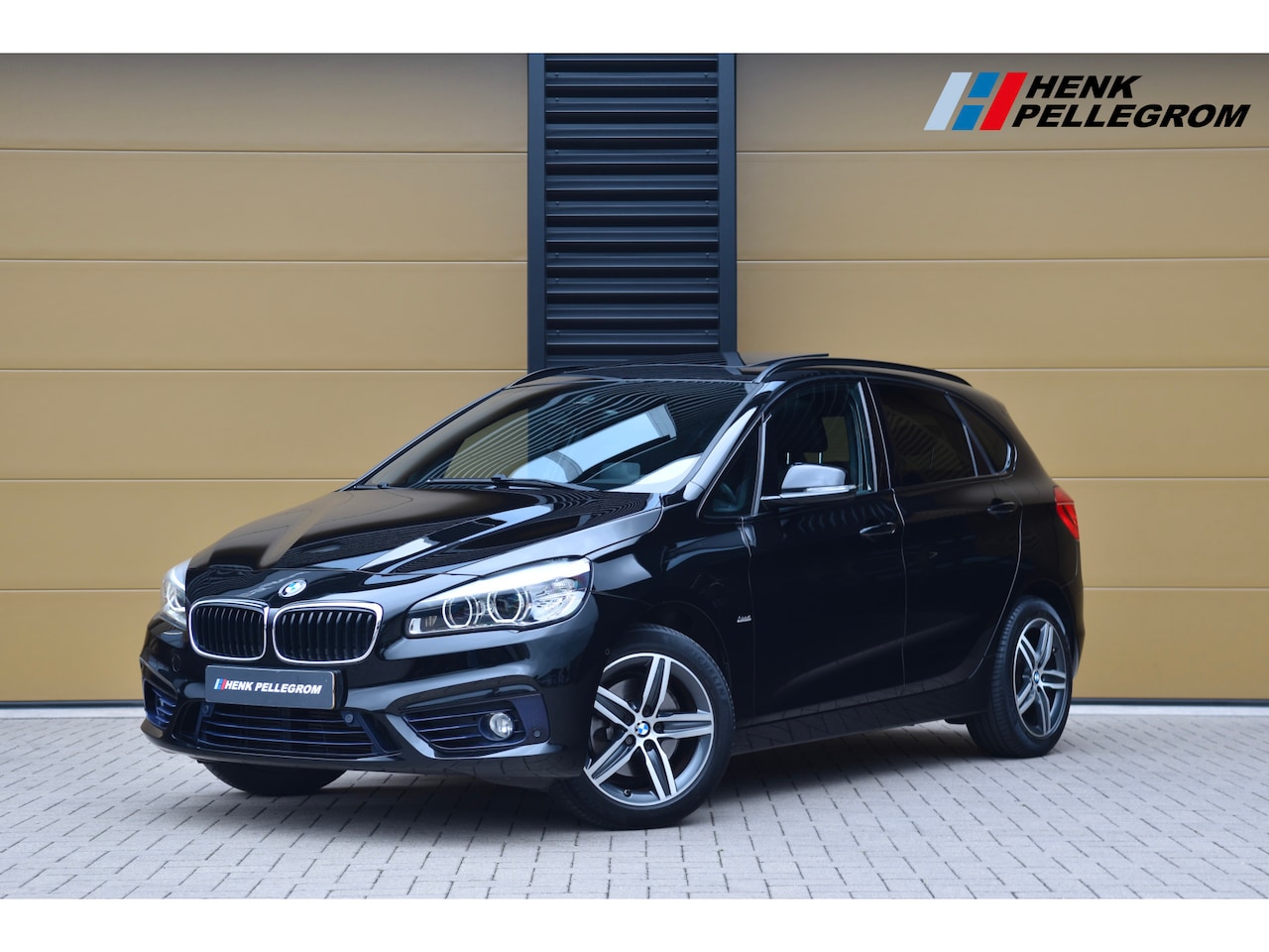BMW 2-serie Active Tourer - 220i High Executive * Sportline * Head-up * Panoramadak * Sportstoelen * M-Stuurwiel * Tre - AutoWereld.nl