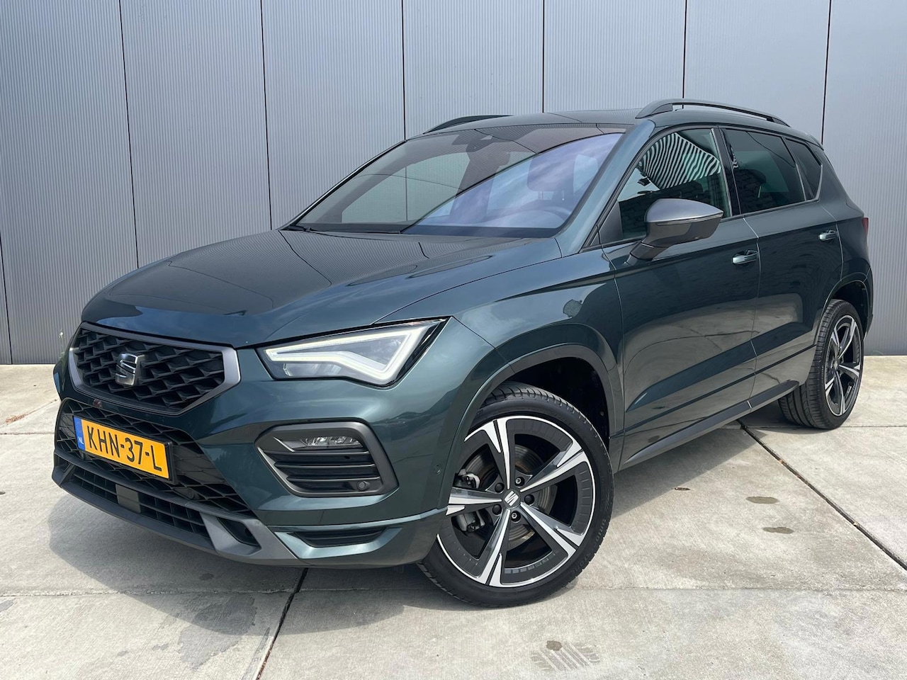 SEAT Ateca - 1.5 TSI FR Business Intense | 19' LMV | Elek. Trekhaak | Lederen Bekleding | Memory | Pano - AutoWereld.nl