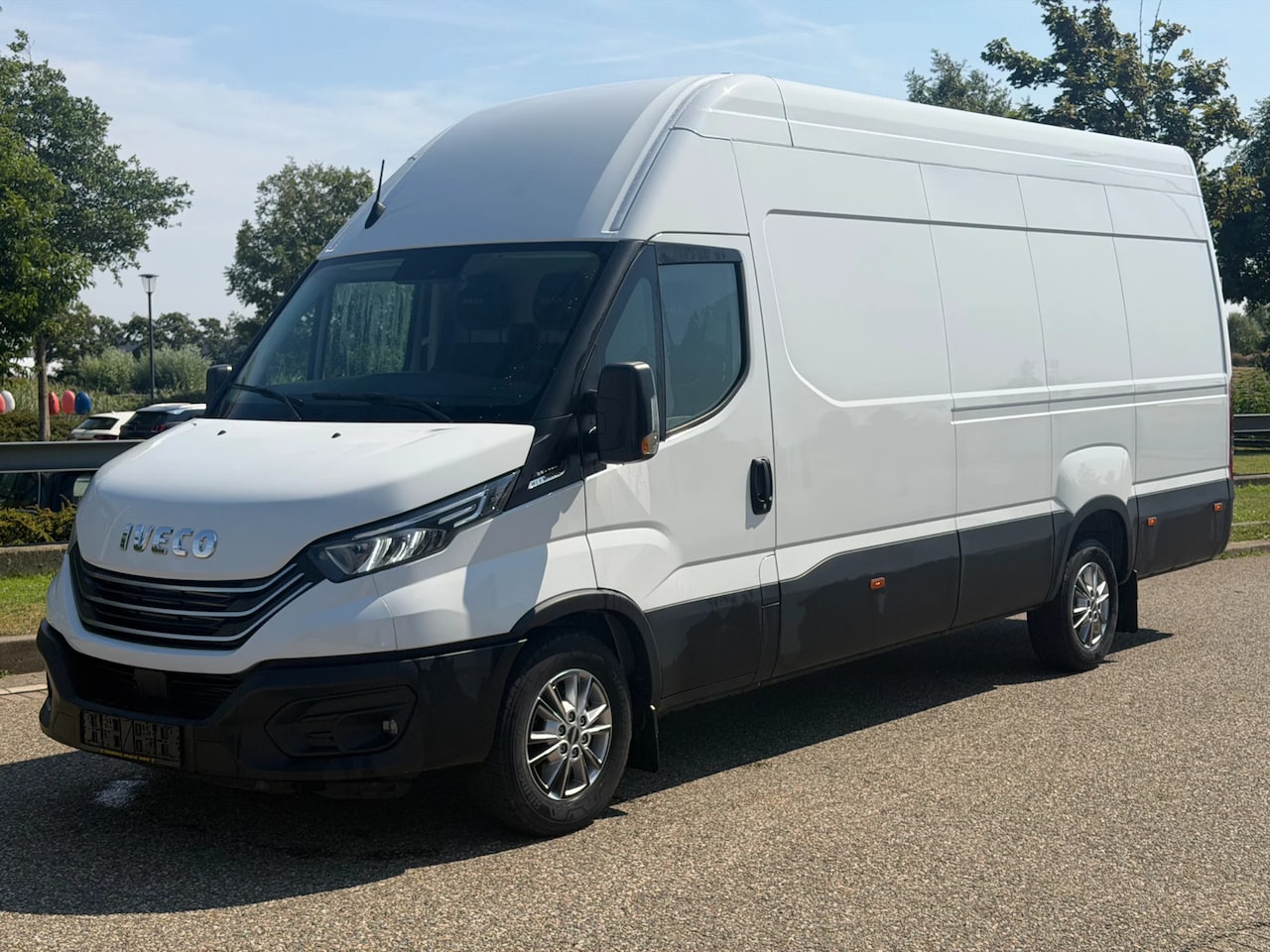 Iveco Daily - 35S18 L4H3 Automaat Airco Navi Cruisecontrol NIEUW BPM VRIJ - AutoWereld.nl