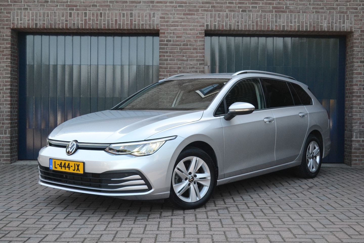 Volkswagen Golf Variant - 1.0 TSI Life | Trekhaak | Camera | Stoelverwarming | NAP - AutoWereld.nl