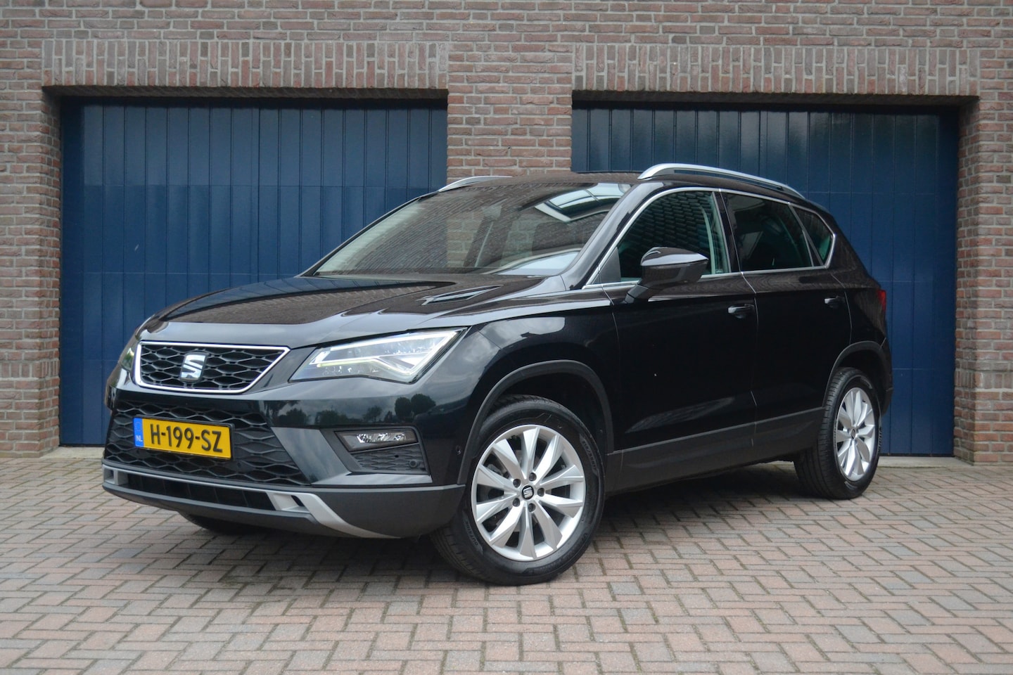 SEAT Ateca - 1.0 EcoTSI Style Business Intense | Trekhaak | Camera | Virtual Cockpit | Beats | Carplay/ - AutoWereld.nl