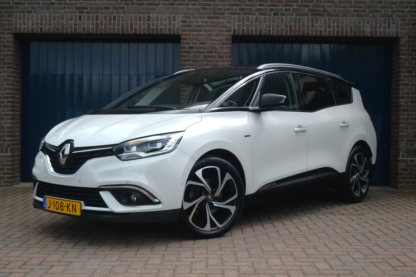 Renault Grand Scénic - 1.3 TCe Automaat Bose 7p. | Trekhaak | Camera | Parelmoer | Carplay/Android Auto - AutoWereld.nl
