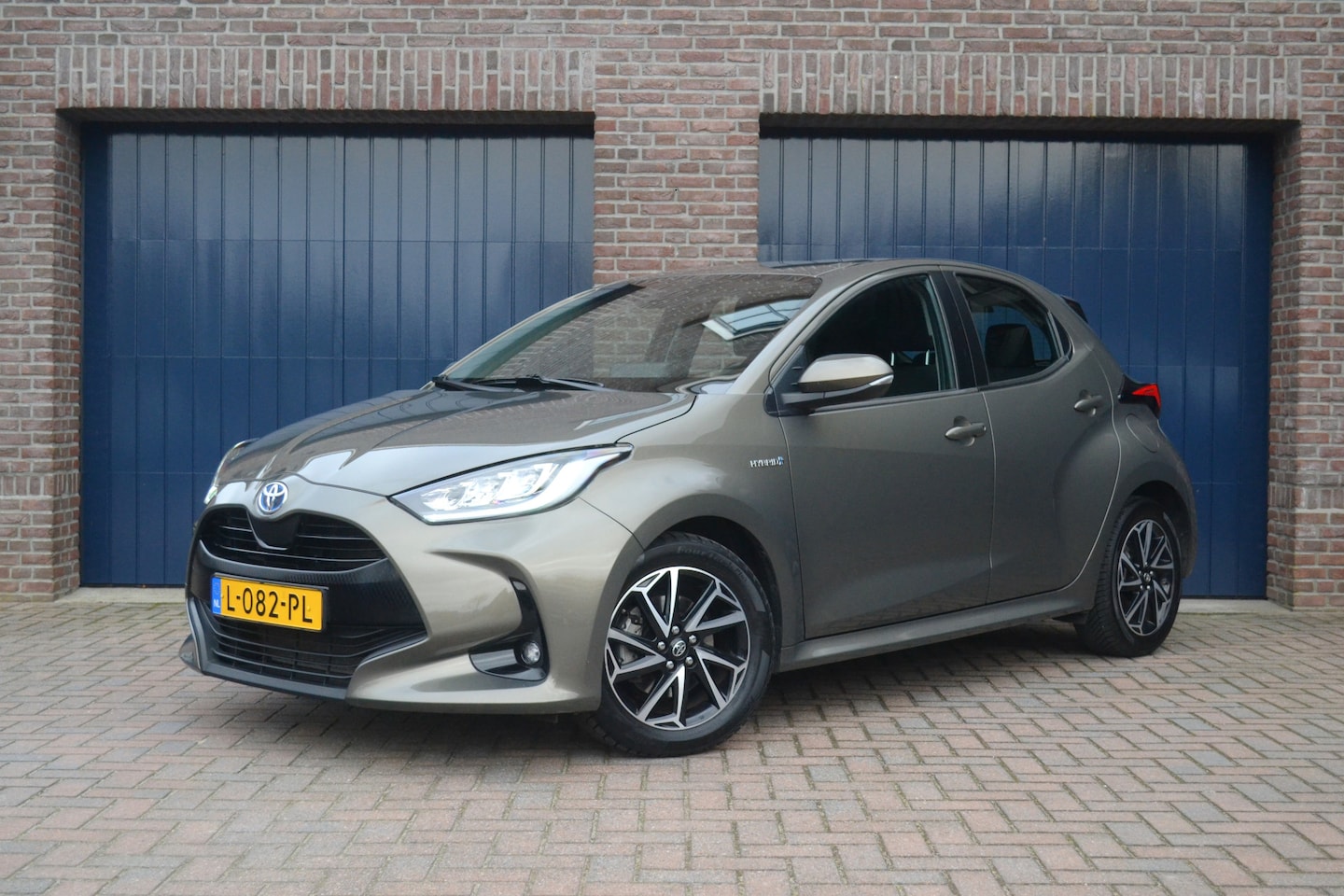 Toyota Yaris - 1.5 Hybrid Automaat Dynamic | Camera | Keyless | Navigatie | Carplay/Android Auto | NAP | - AutoWereld.nl