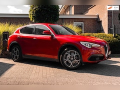 Alfa Romeo Stelvio - 2.0 T AWD Super 280 PK Aut. Stoel/Stuurverw. Keyless Camera 19''