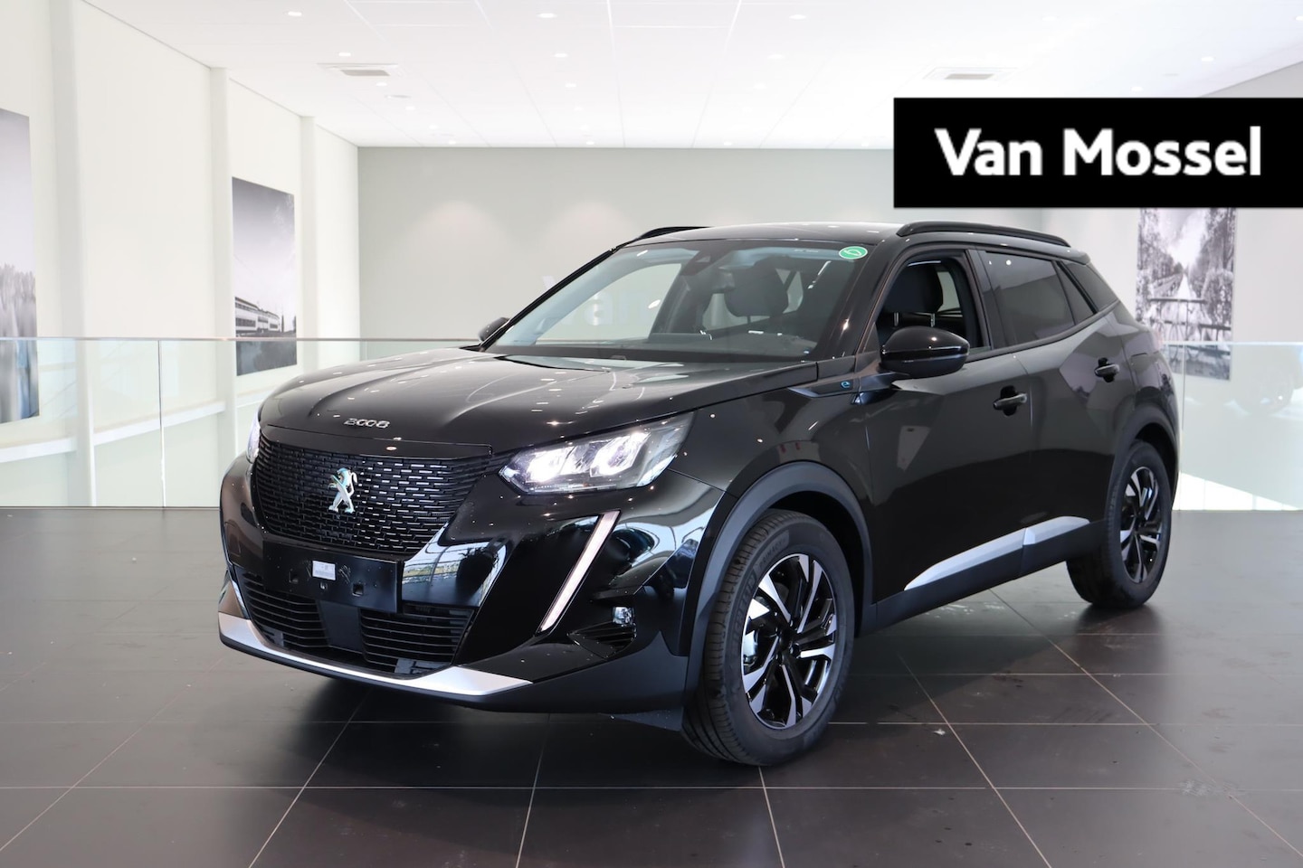 Peugeot e-2008 - EV Allure Pack 50 kWh | Adaptieve Cruise Control | Verwarmbare voorstoelen | Apple Carplay - AutoWereld.nl