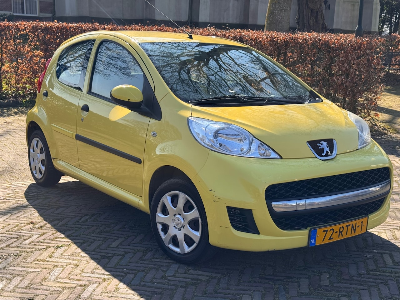 Peugeot 107 - 1.0-12V XR 5dr/airco/android uit 2011 - AutoWereld.nl