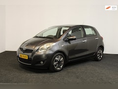 Toyota Yaris - 1.3 VVTi Aspiration–Compact, betrouwbaar én compleet uitgerust Wordt afgeleverd incl nieuw